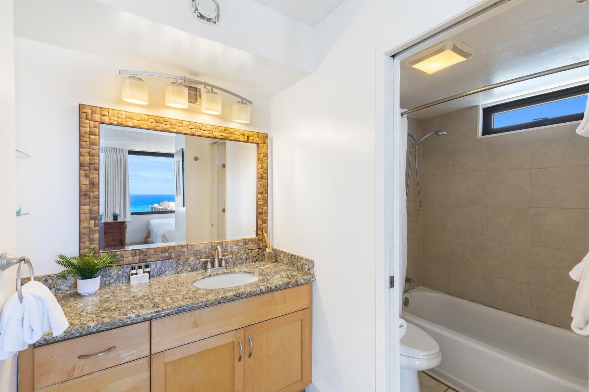 Beautifully Renovated 32Nd Floor Deluxe Ocean View Waikiki Condo Condo Гонолулу Екстер'єр фото