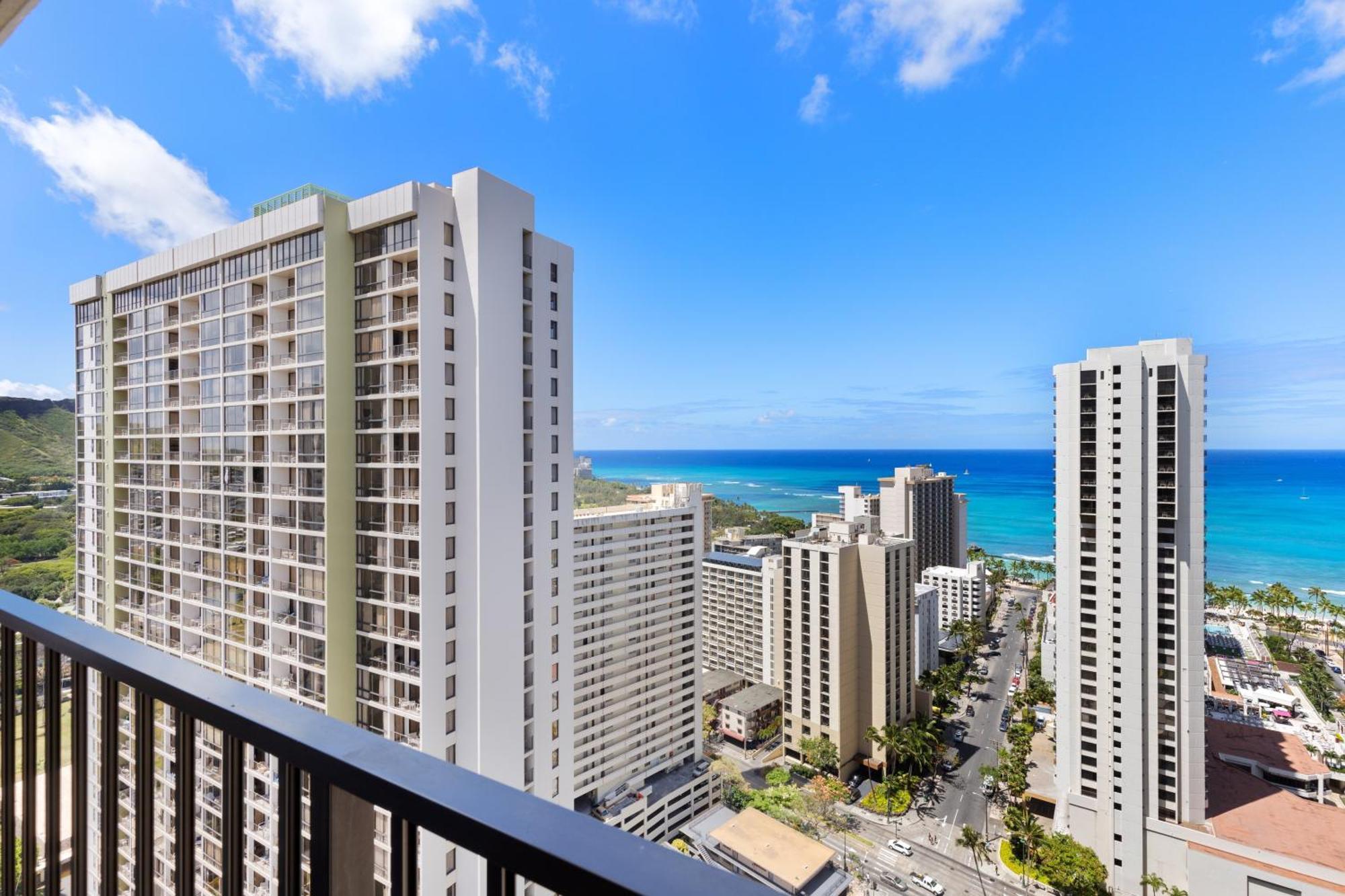 Beautifully Renovated 32Nd Floor Deluxe Ocean View Waikiki Condo Condo Гонолулу Екстер'єр фото